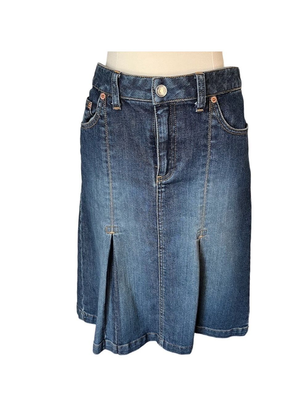 American Eagle jean skirt with pleated bottom in size 6